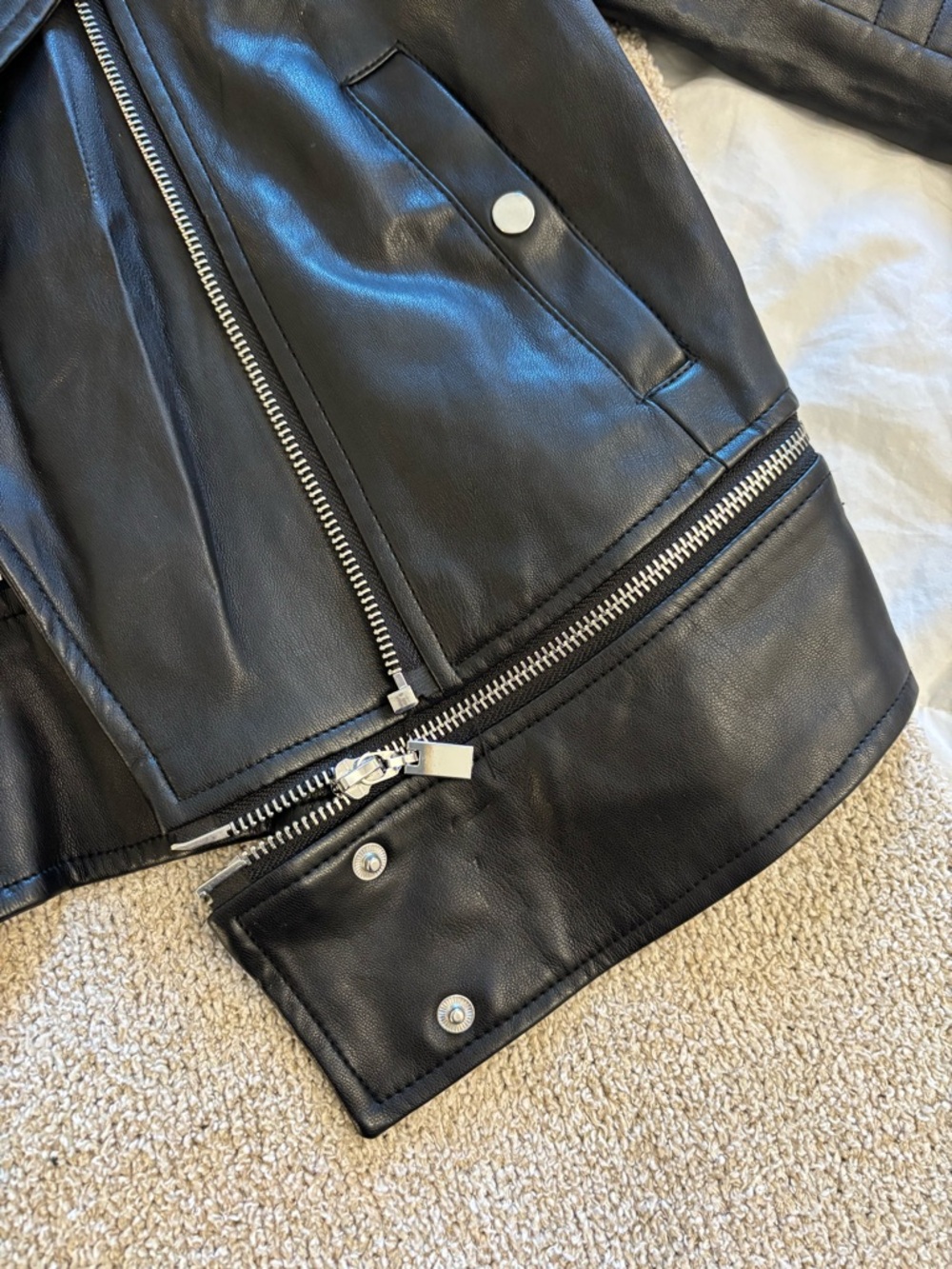 Leather jacket - Picture 3 of 11